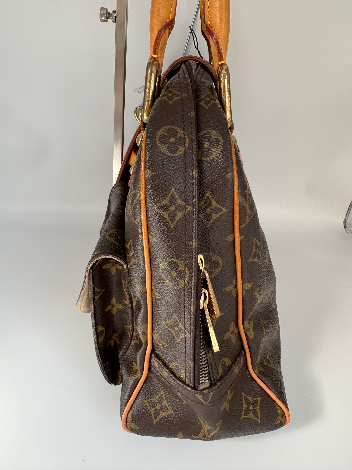 Louis Vuitton Monogram Manhattan GM Bag – Timeless Elegance & Functionality