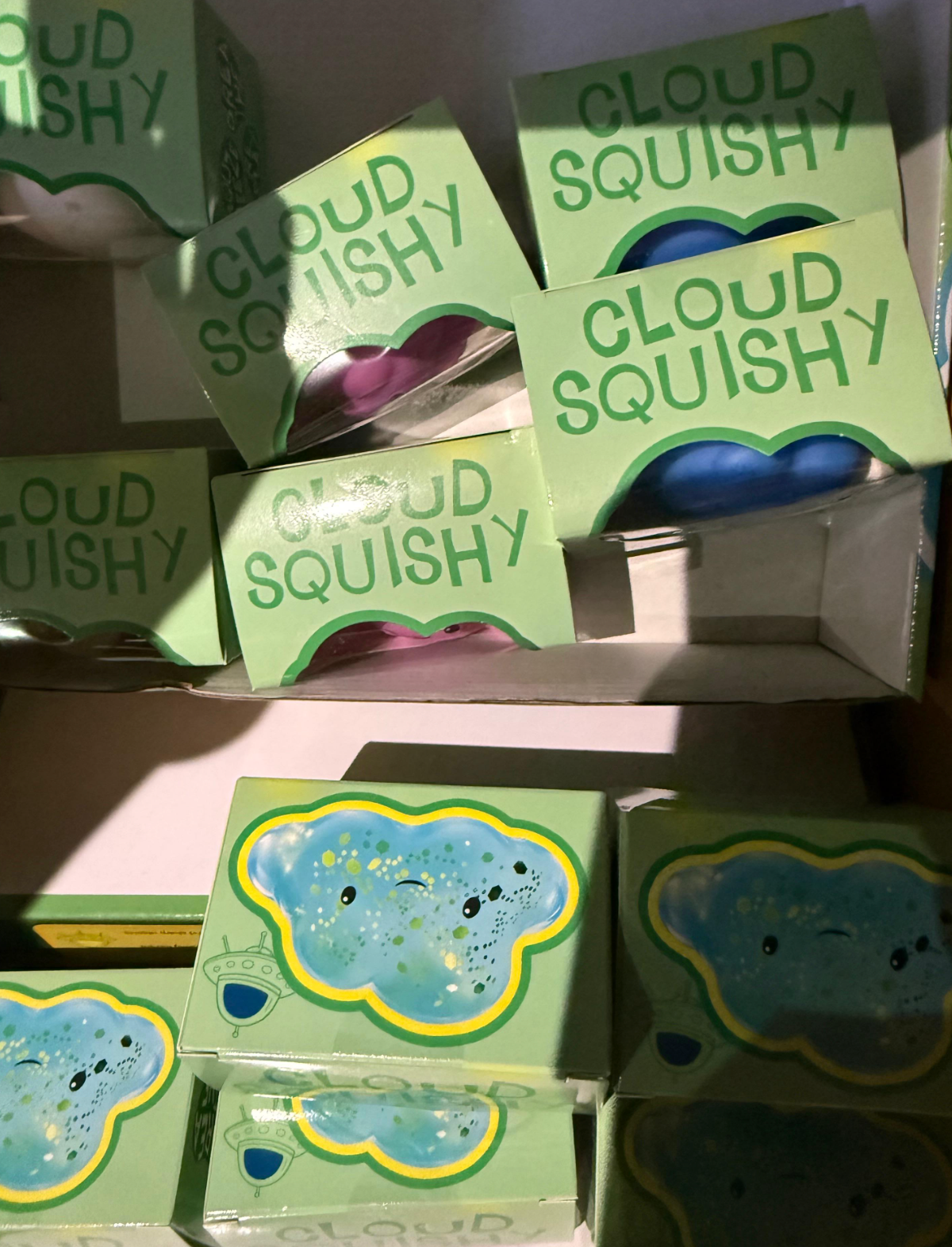 LN233 Cloud Squishy – Soft Squeeze Toy
