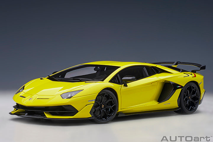 Autoart 79175 LAMBORGHINI AVENTADOR SVJ (GIALLO TENERIFE/PEARL YELLOW) 1:18