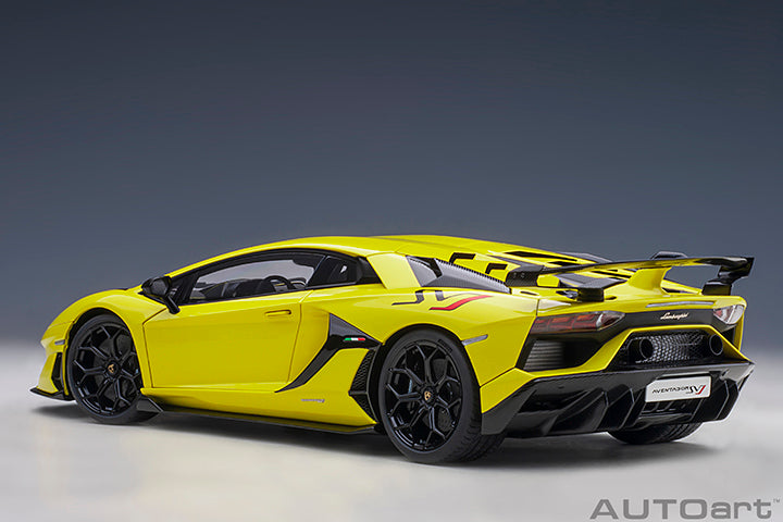Autoart 79175 LAMBORGHINI AVENTADOR SVJ (GIALLO TENERIFE/PEARL YELLOW) 1:18