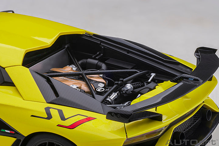 Autoart 79175 LAMBORGHINI AVENTADOR SVJ (GIALLO TENERIFE/PEARL YELLOW) 1:18