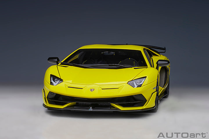 Autoart 79175 LAMBORGHINI AVENTADOR SVJ (GIALLO TENERIFE/PEARL YELLOW) 1:18