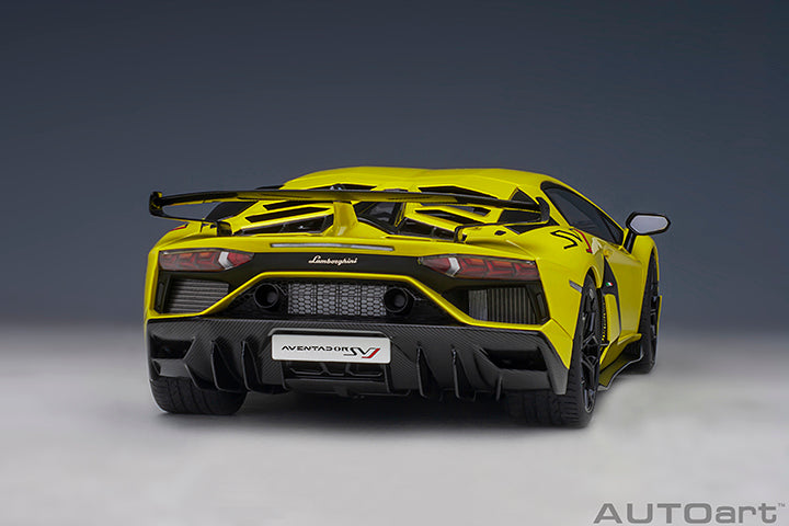 Autoart 79175 LAMBORGHINI AVENTADOR SVJ (GIALLO TENERIFE/PEARL YELLOW) 1:18