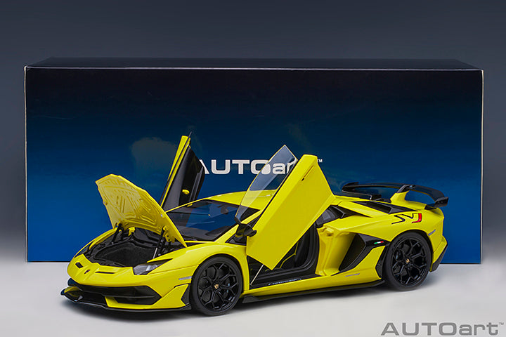 Autoart 79175 LAMBORGHINI AVENTADOR SVJ (GIALLO TENERIFE/PEARL YELLOW) 1:18