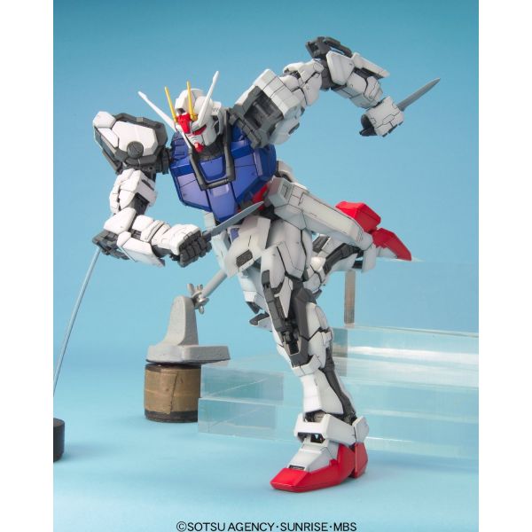 Gundam Perfect Grade 1/60 Seed GAX-105 Strike Gundam model kit