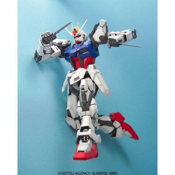 Gundam Perfect Grade 1/60 Seed GAX-105 Strike Gundam model kit