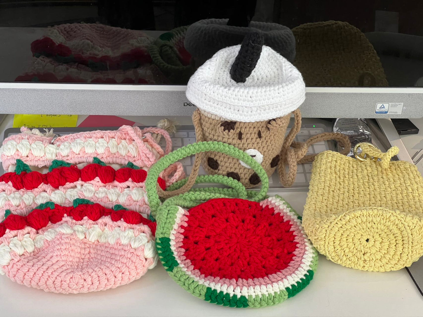 LL-X Hand-knitted cartoon bag