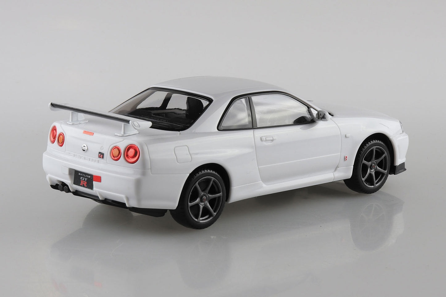 Aoshima The Snap Kit 1/32 Nissan R34 Skyline GT-R White Plastic Model
