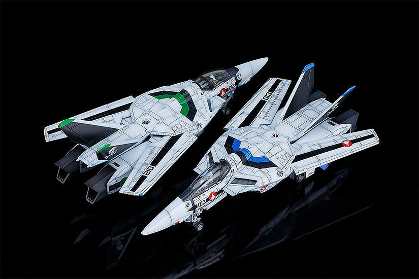 1/72 PLAMAX VF-1A/S Fighter Valkyrie (Maximilian Genus / Hayao Kakizaki) (Macross)