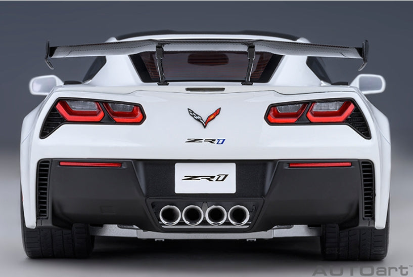 AUTOart 71270  CHEVROLET CORVETTE C7 ZR1 (ARCTIC WHITE)
