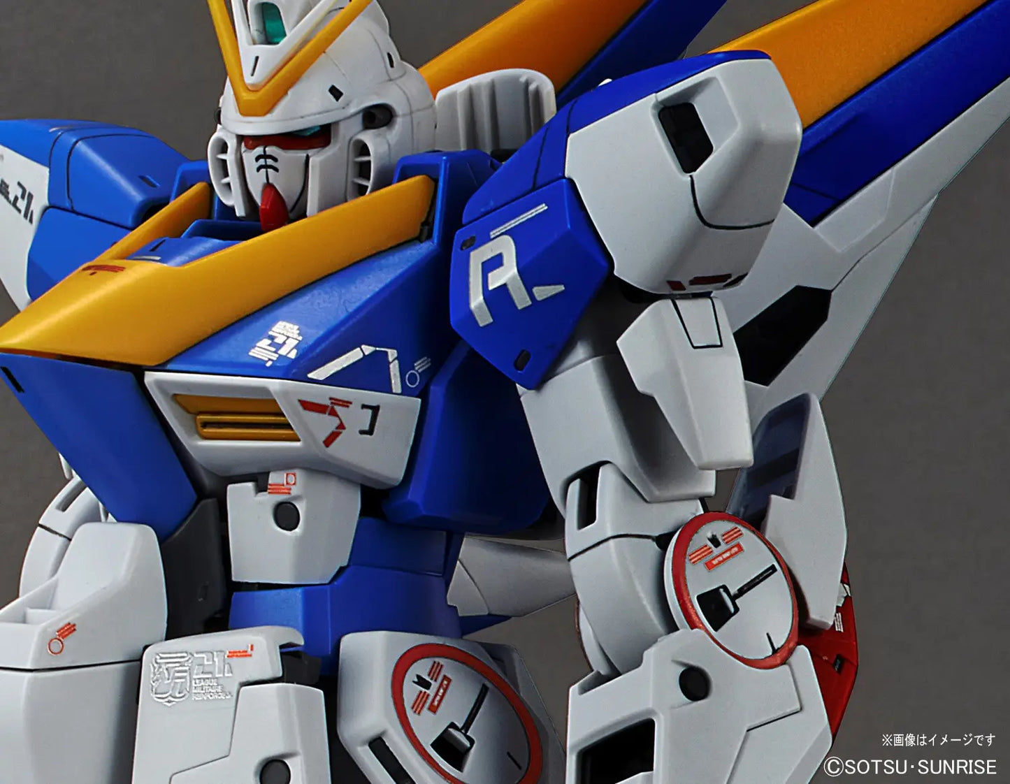 Bandai 1/100 MG V2 Gundam Ver.Ka w/Premium Decal